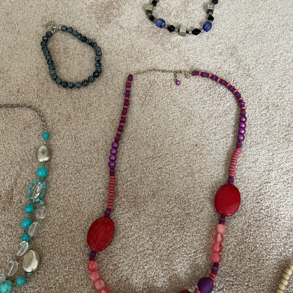 Assorted necklaces, earrings & bracelets - Picture 6 of 13